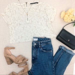 Zara White Lace Crop Short Sleeve Top size small